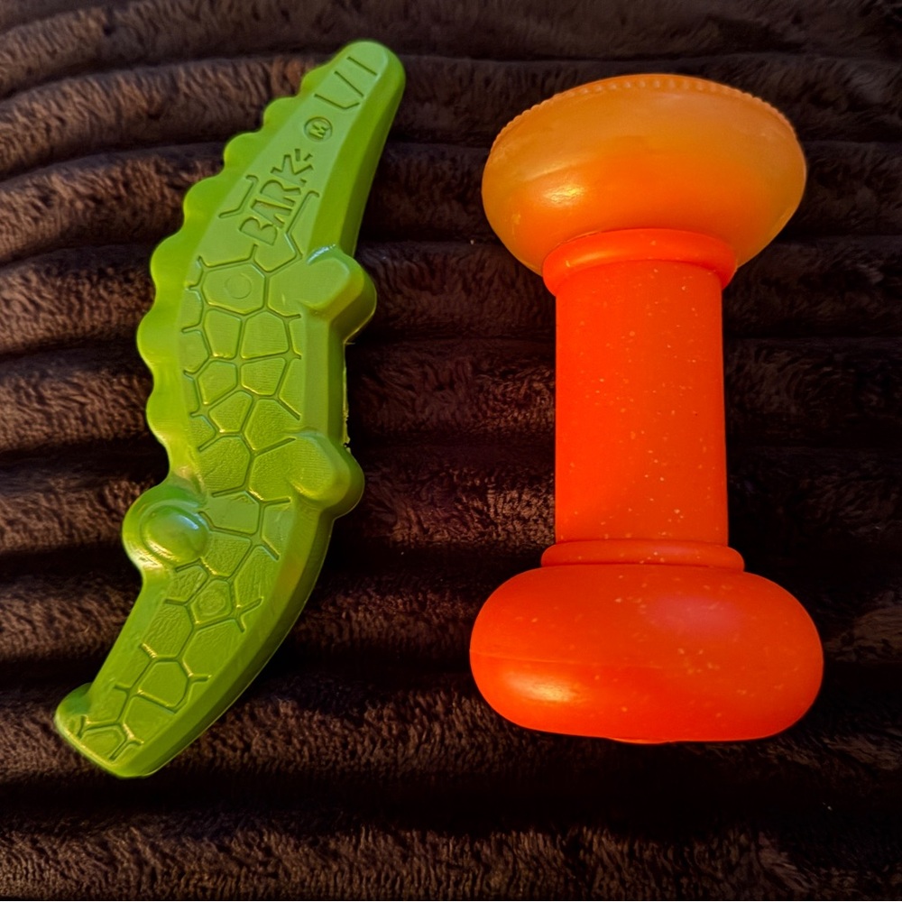 (NWOT)BARK BOX- Crocodile & HOME ALONE “McCallister Door Knob” DOG chew toys